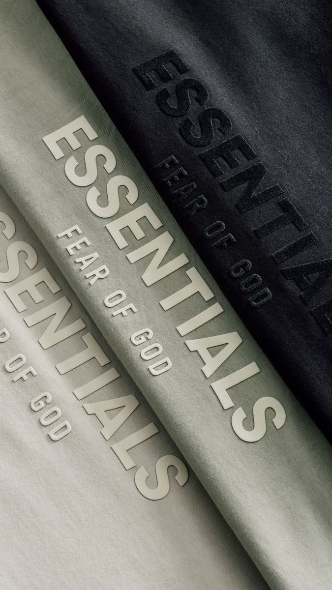 Letras en relieve de alta densidad en camisetas de tres tonos